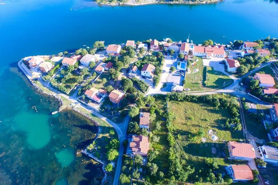Apartments & Villa Tisno Obrovac Extérieur photo